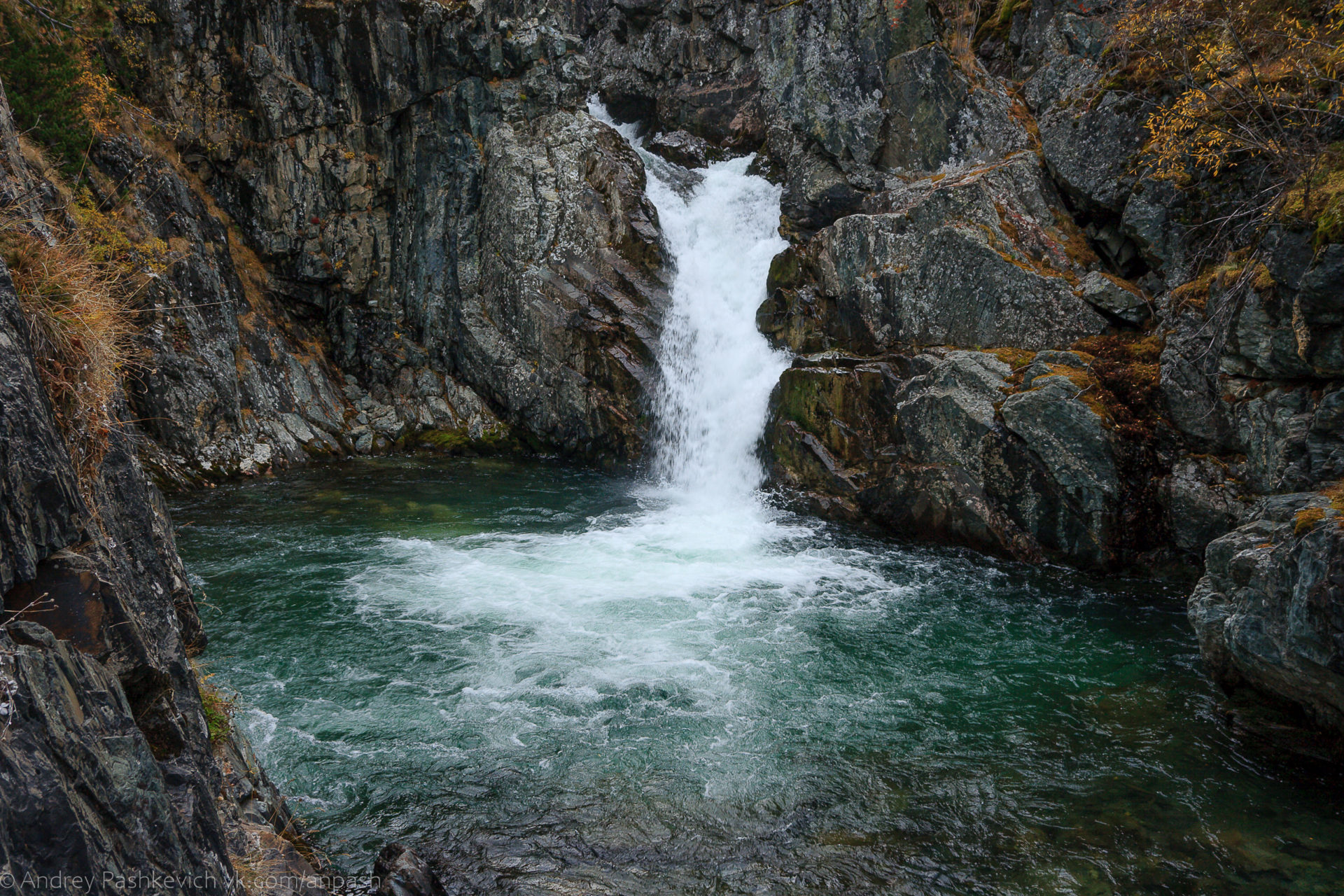 Каскадный водопад реки Катунь