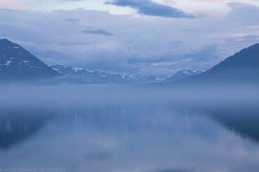 Туманная ночь на озере Лама, плато Путорана