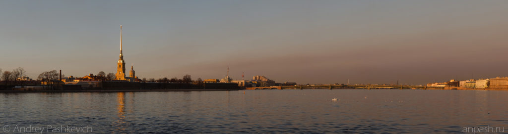 Петропавловская крепость и акватория Невы, панорама, вечер