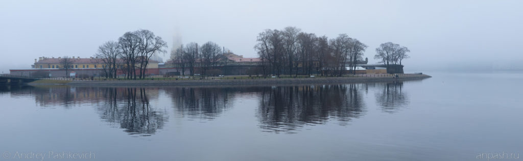 Санкт-Петербург, Петропавловская крепость, Заячий остров, туман, панорамное фото