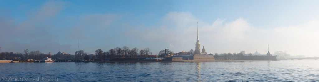 Панорама Петропавловской крепости на рассвете