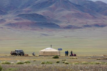 Монголы вокруг озера Урэг-Нур