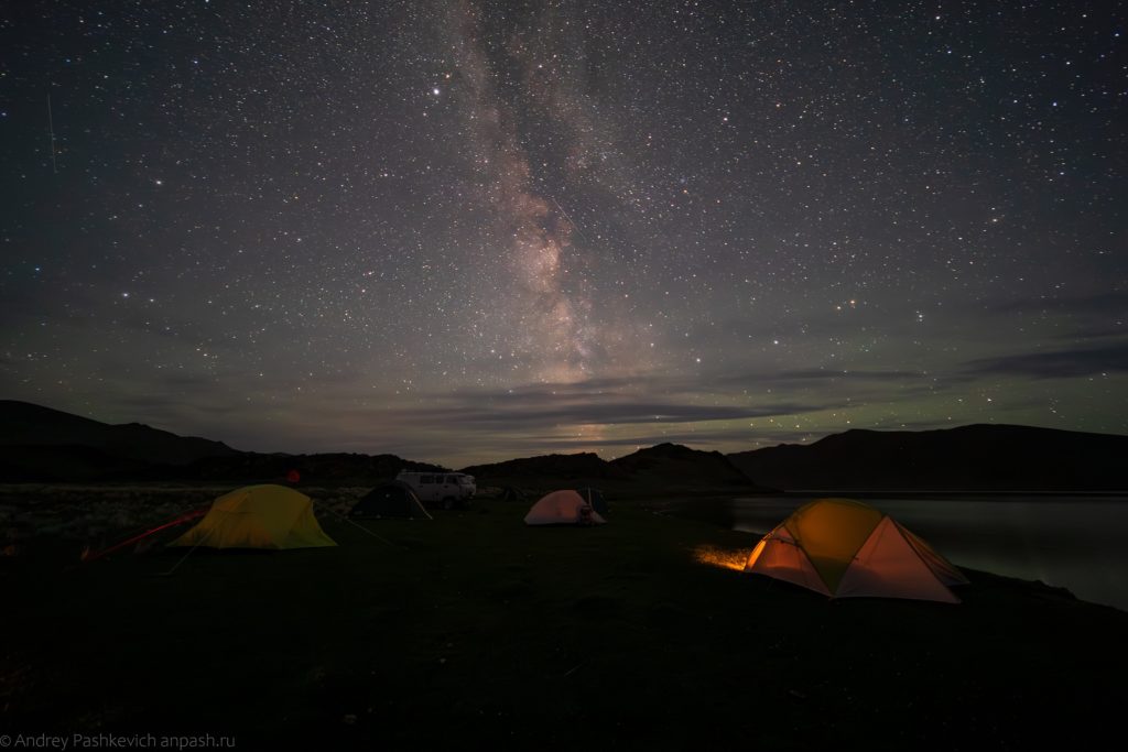 Монголия, туристический лагерь под звёздами