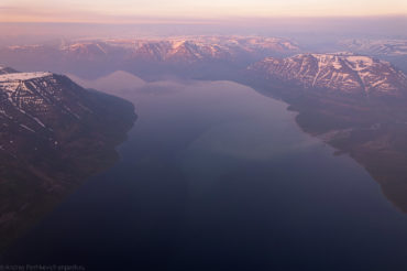От п-о-ва Каменный до гор Кураанах, панорама озера Лама