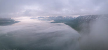 Плато Путорана, панорама озера Лама в тумане