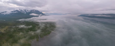 Панорама озера Лама в тумане, плато Путорана