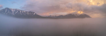Берега озера Лама в тумане на закате