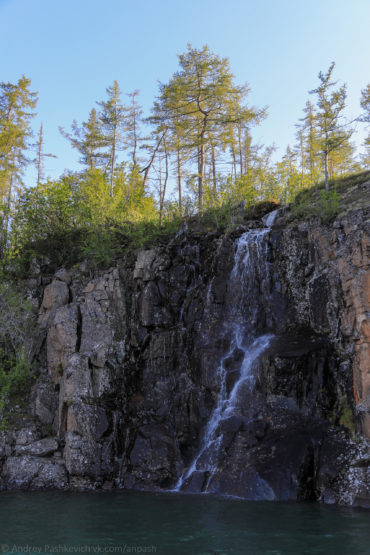 Водопад - Плачущие скалы